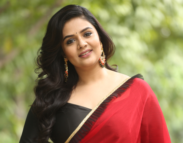 Sreemukhi Photos at Crazy Uncles